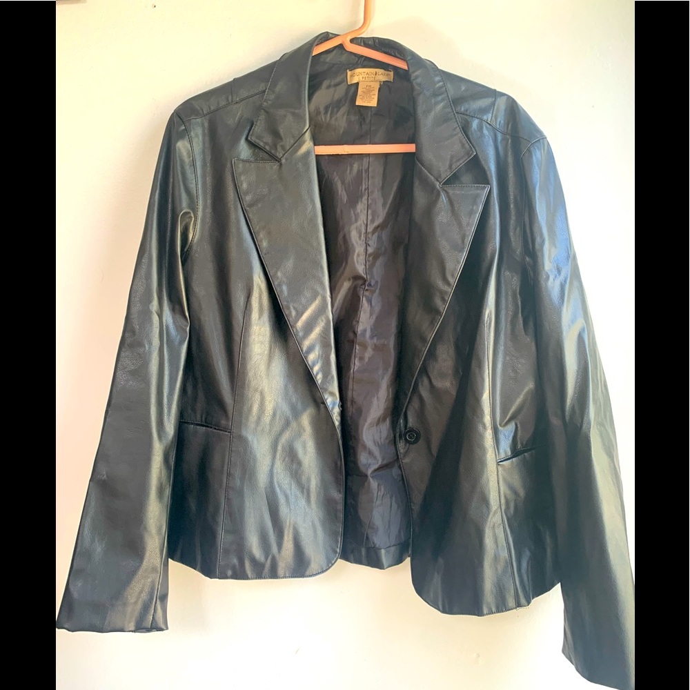 MOUNTAIN LAKE PETITE VINTAGE VEGAN LEATHER JACKET